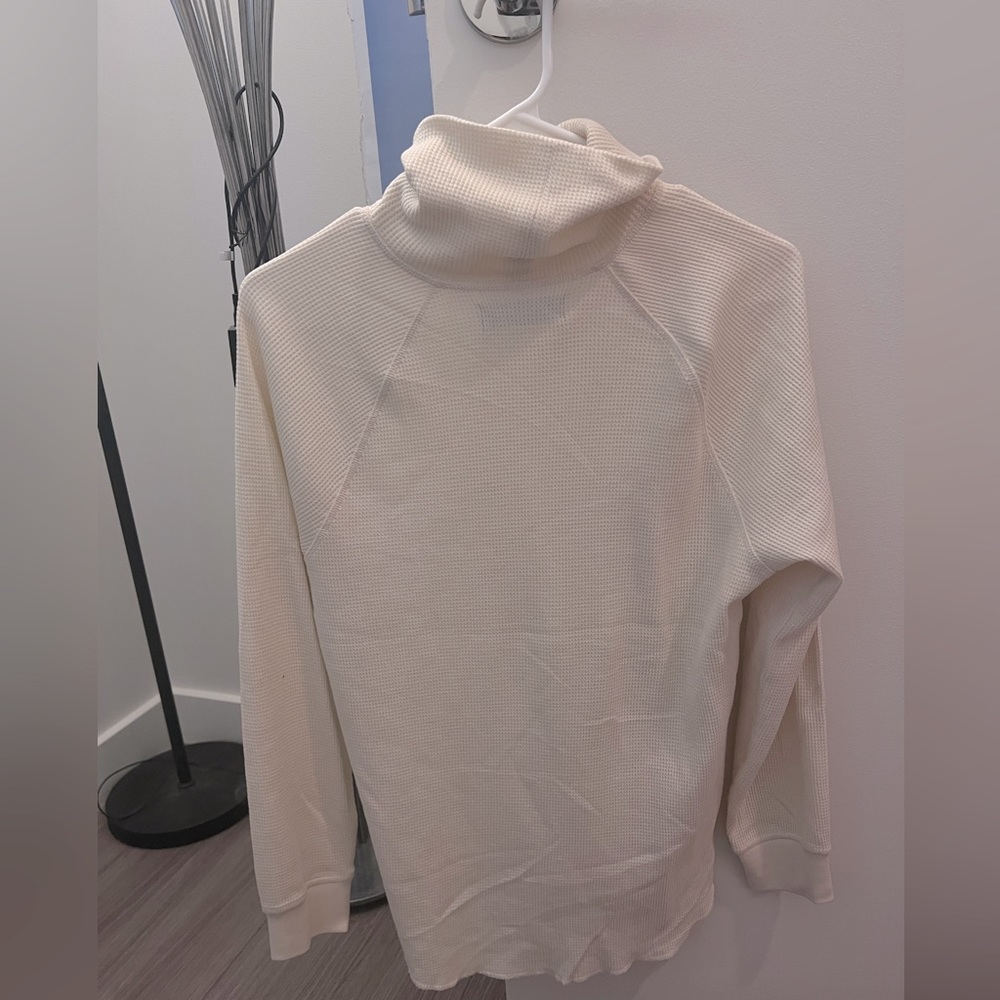 Everlane waffle base tee long sleeve
